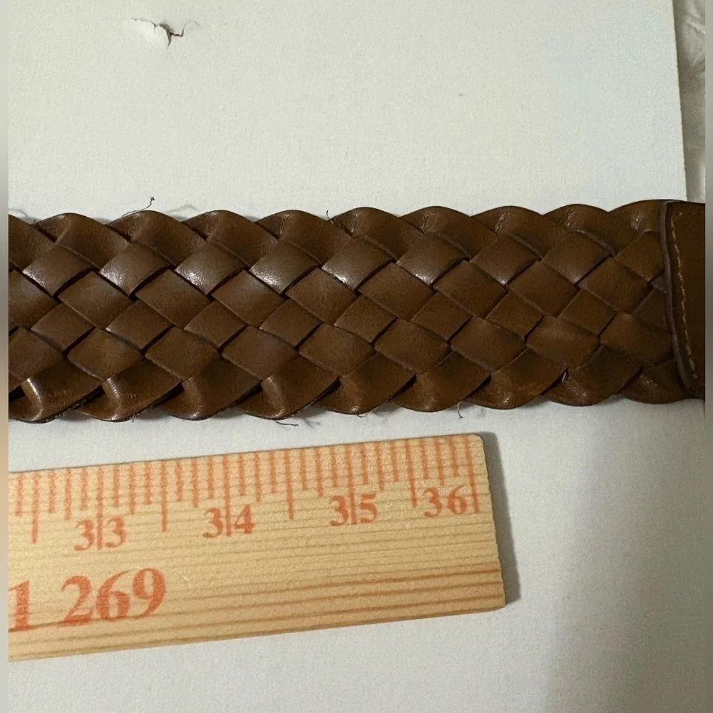 Brown braided O ring belt. Size small. Faux leather
